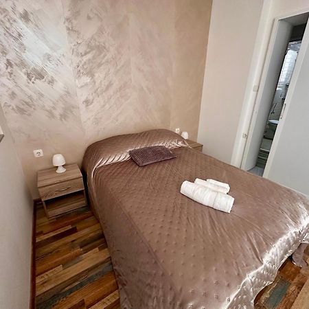 Navial 1 Hotell Gabrovo Eksteriør bilde