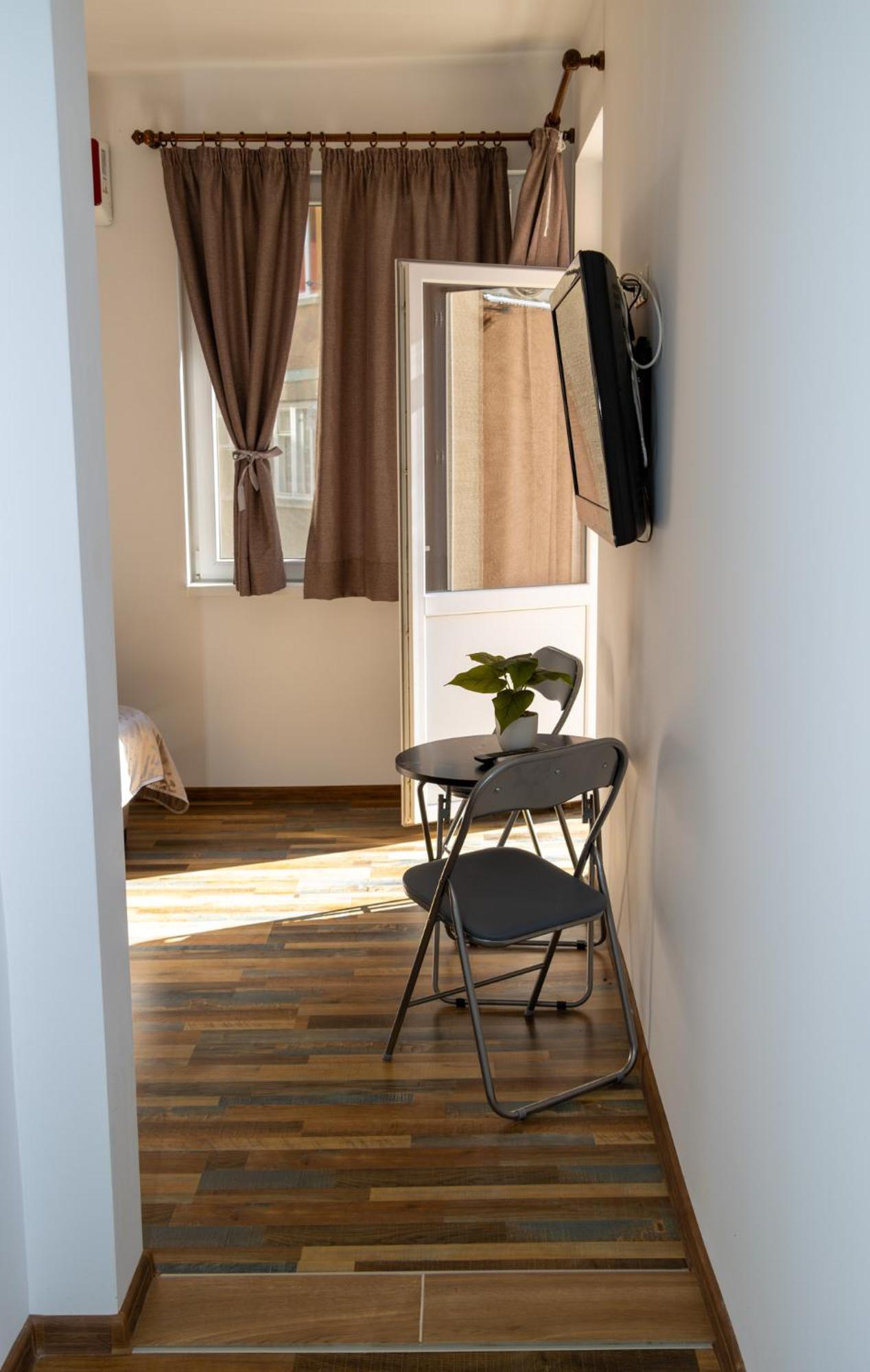 Navial 1 Hotell Gabrovo Eksteriør bilde