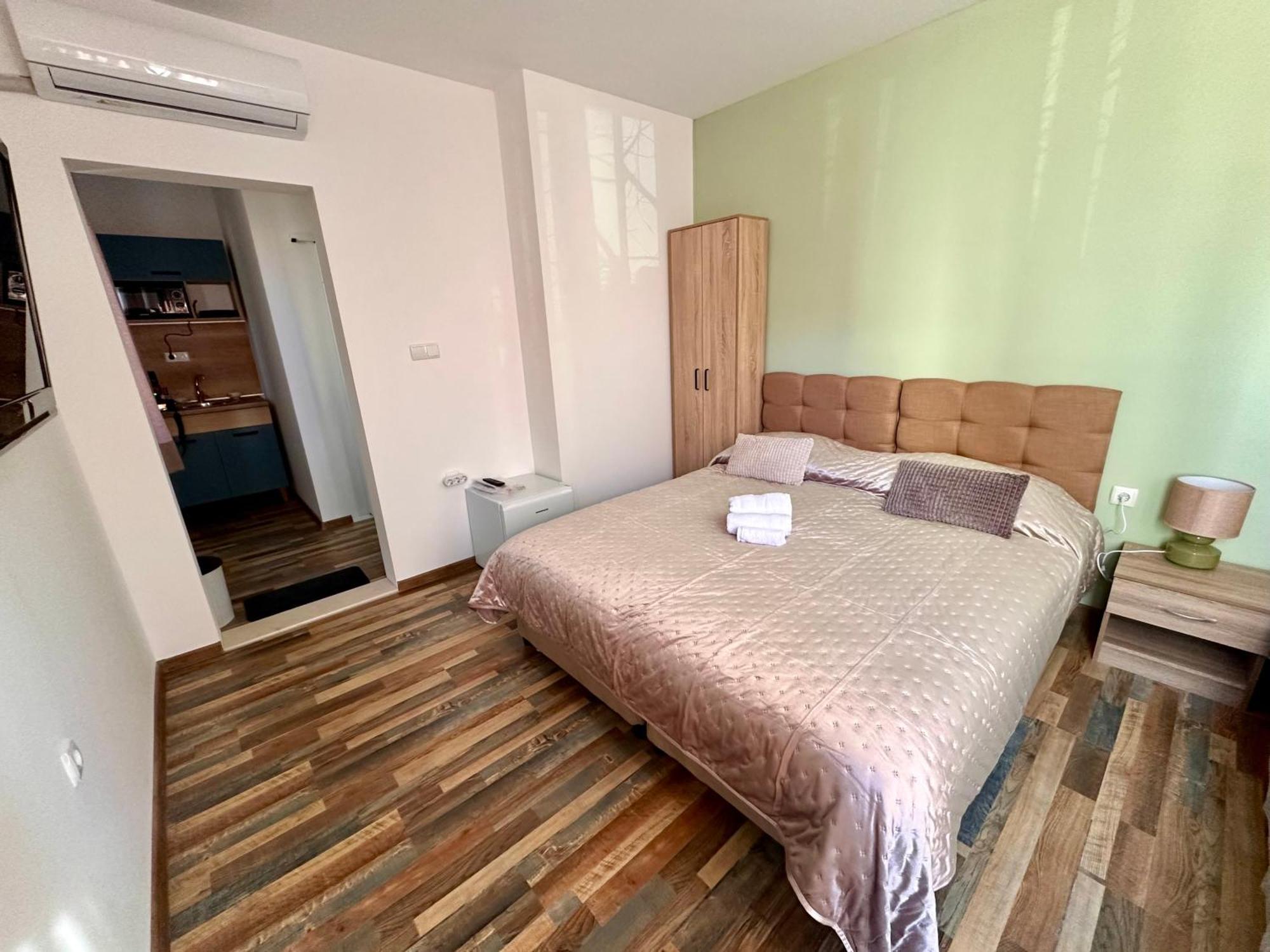 Navial 1 Hotell Gabrovo Eksteriør bilde