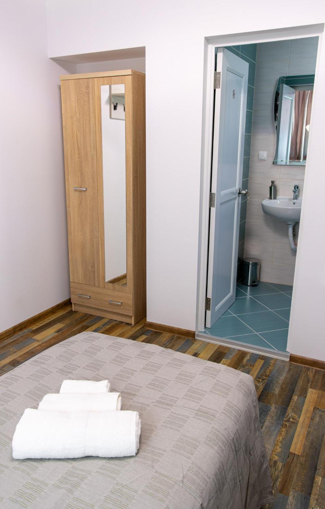 Navial 1 Hotell Gabrovo Eksteriør bilde