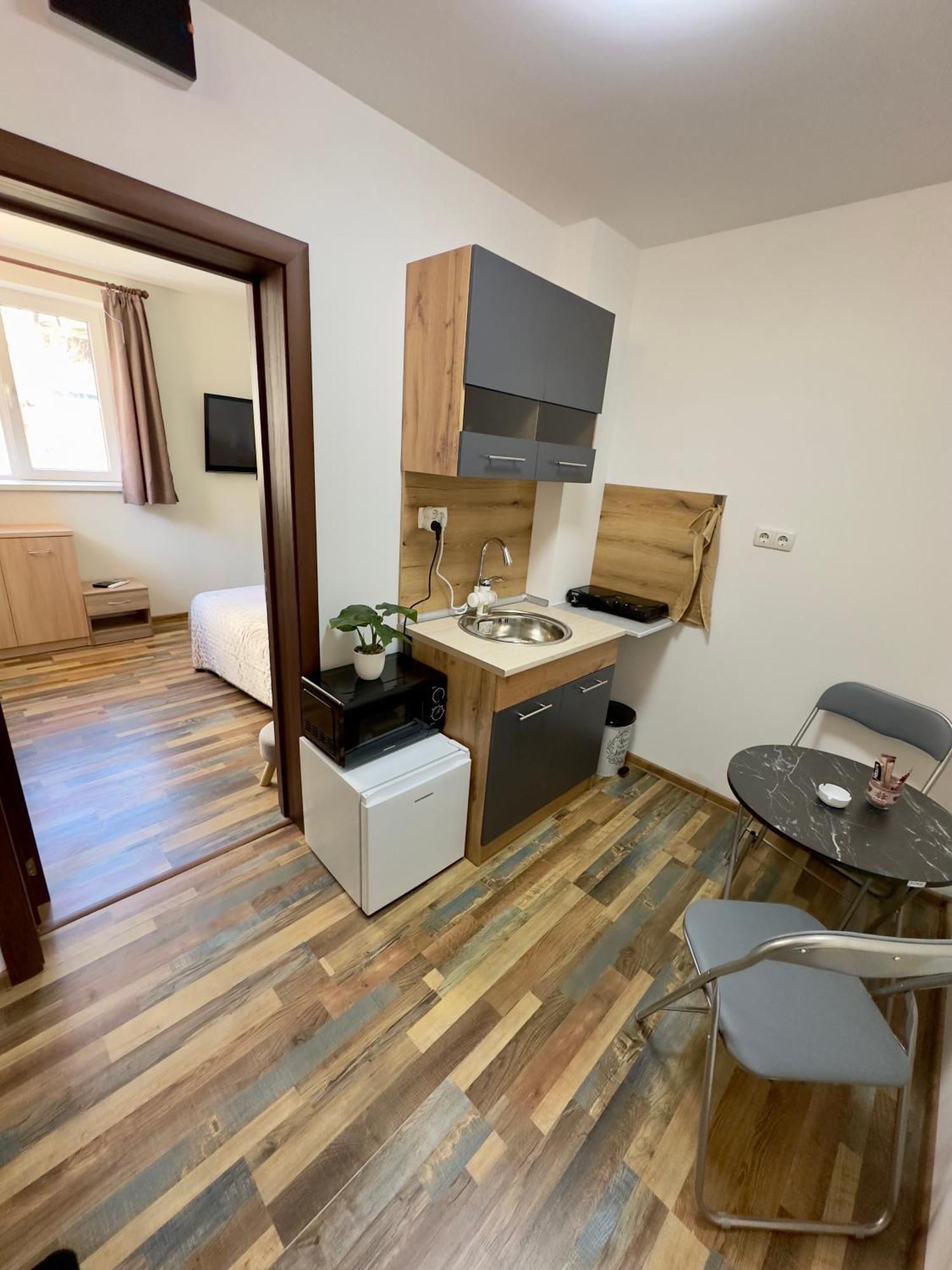 Navial 1 Hotell Gabrovo Eksteriør bilde