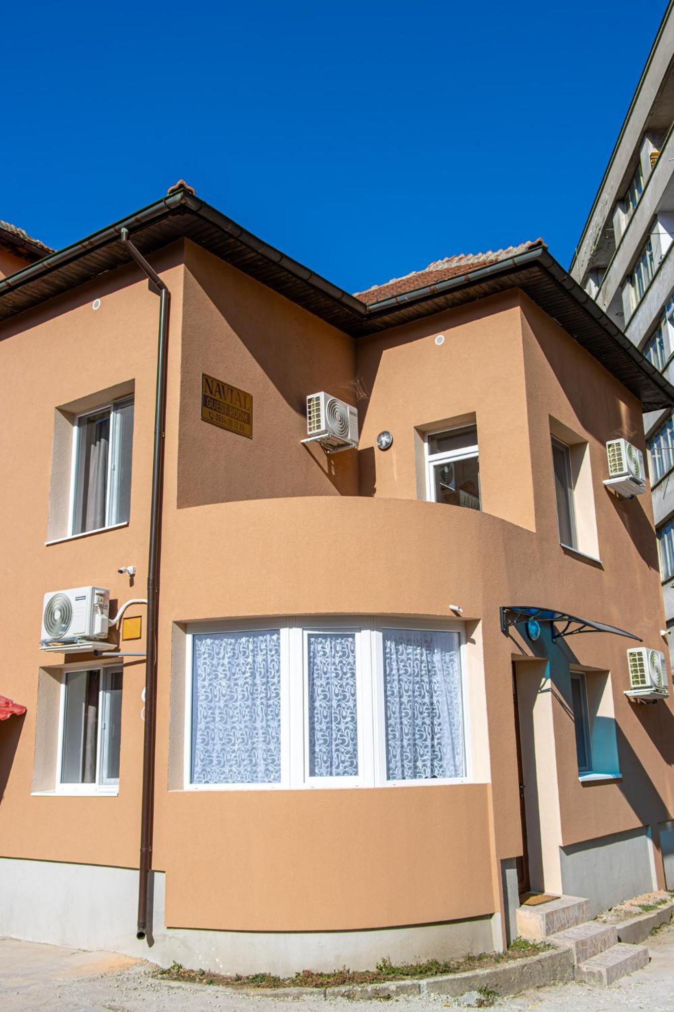 Navial 1 Hotell Gabrovo Eksteriør bilde