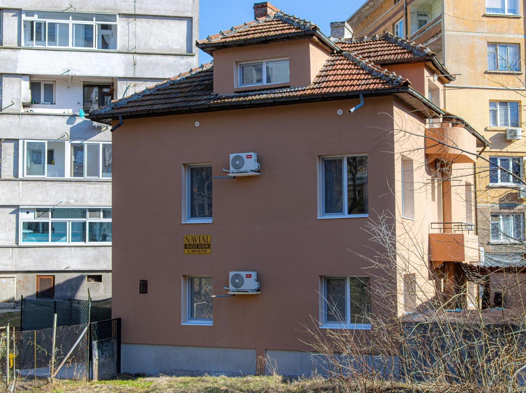 Navial 1 Hotell Gabrovo Eksteriør bilde